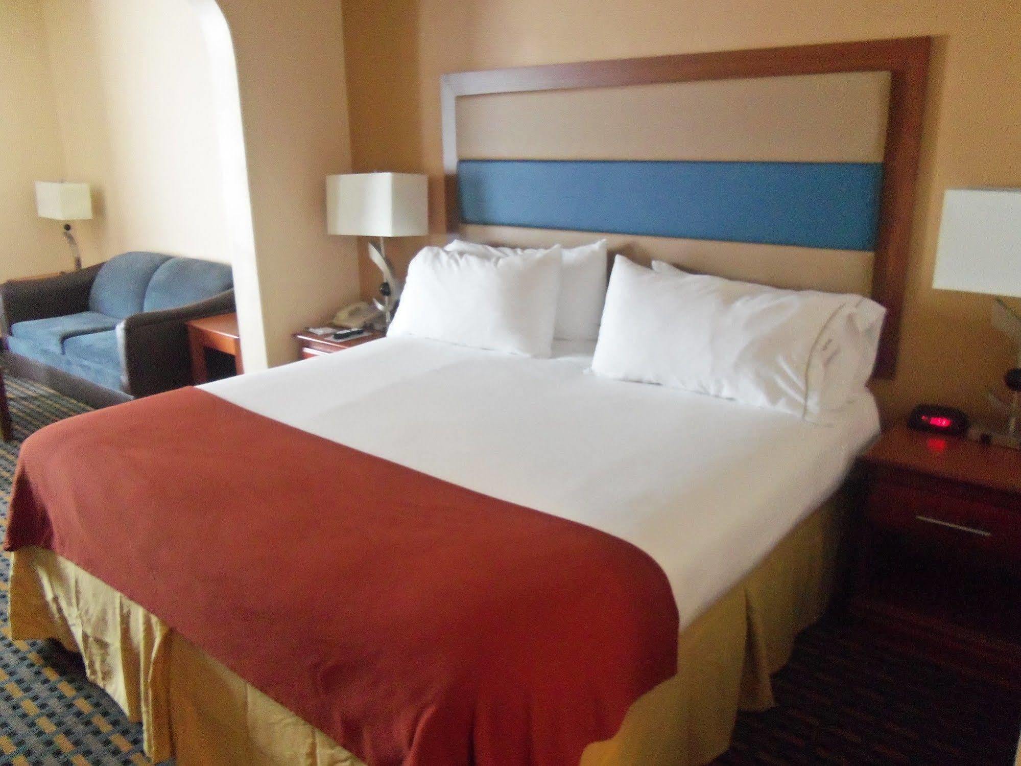 Holiday Inn Express Hotel & Suites Sanford By Ihg Eksteriør bilde